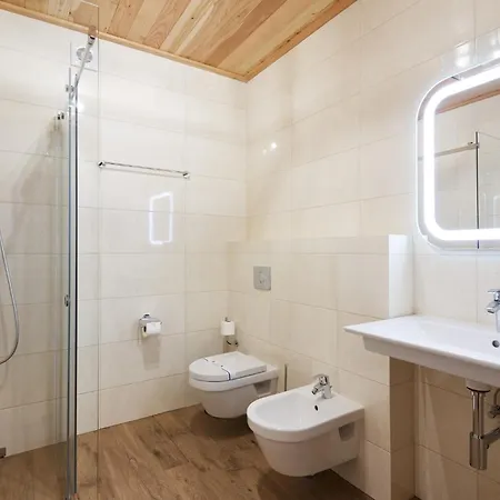 Ganz Lift 5 Hotel