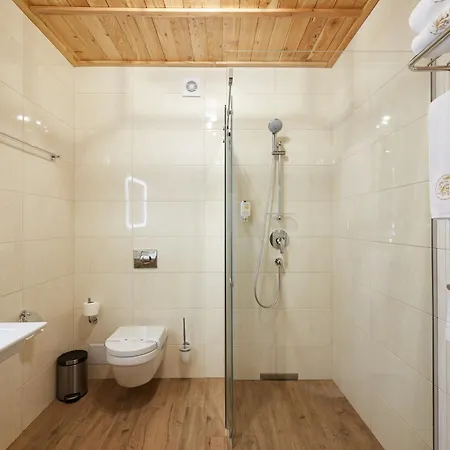 Ganz Lift 5 Hotel Bukovel
