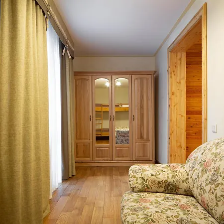 Ganz Lift 5 Hotel Bukovel
