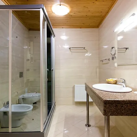 מלון Ganz Lift 5 בוקובל