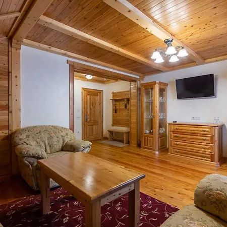 Ganz Lift 5 מלון