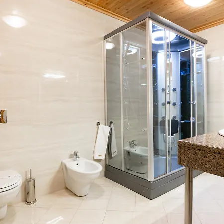 Ganz Lift 5 Отель