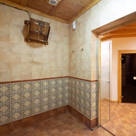 Отель Ganz Lift 5