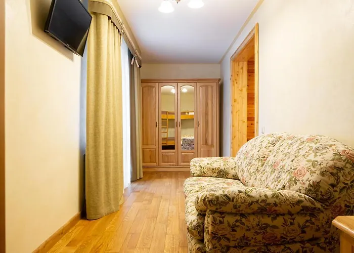 Ganz Lift 5 Hotel 2*